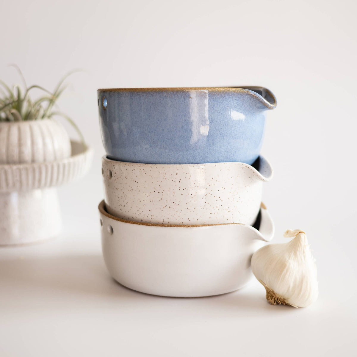 Râpe à ail en céramique et bol éplucheur d’herbes | Fait main: Bleu Français / Petit