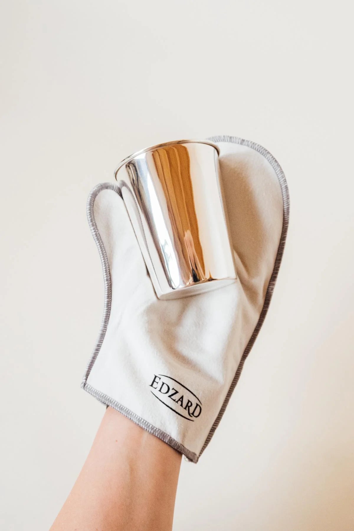 Gants ARgenterie, Edzard