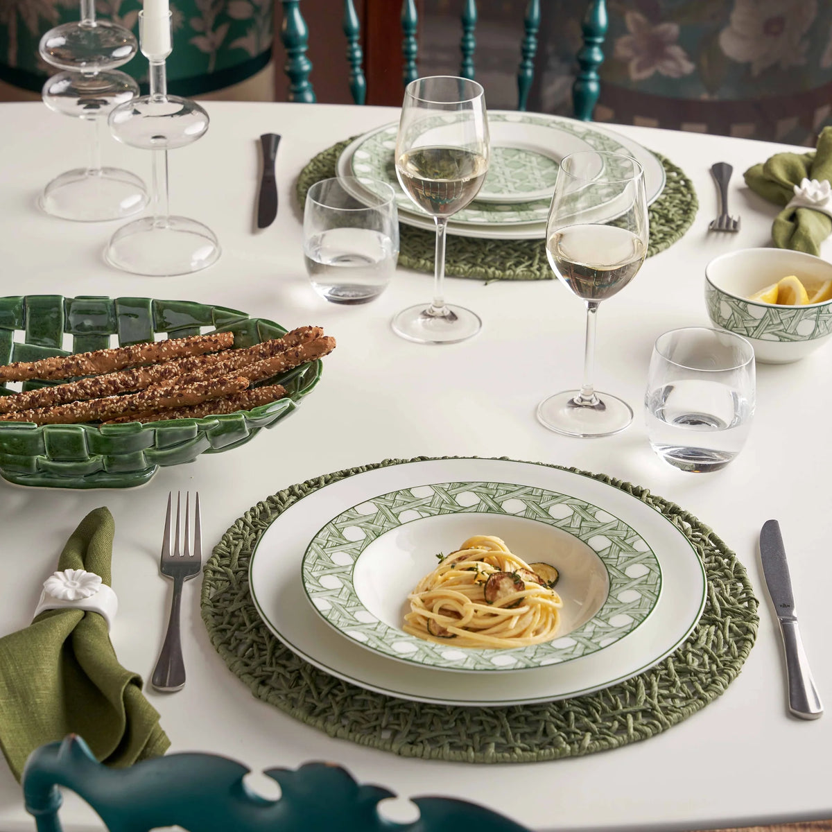 Assiette Creuse 23.5cm Intrigo, LPB